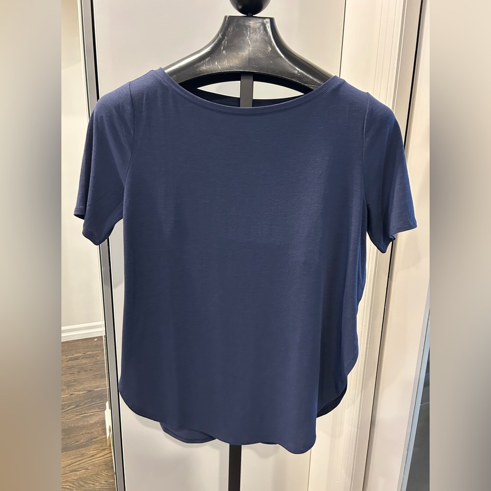 Gap Athletic Workout Tops (2) in Navy Blue and Brushed Burgundy - Size M